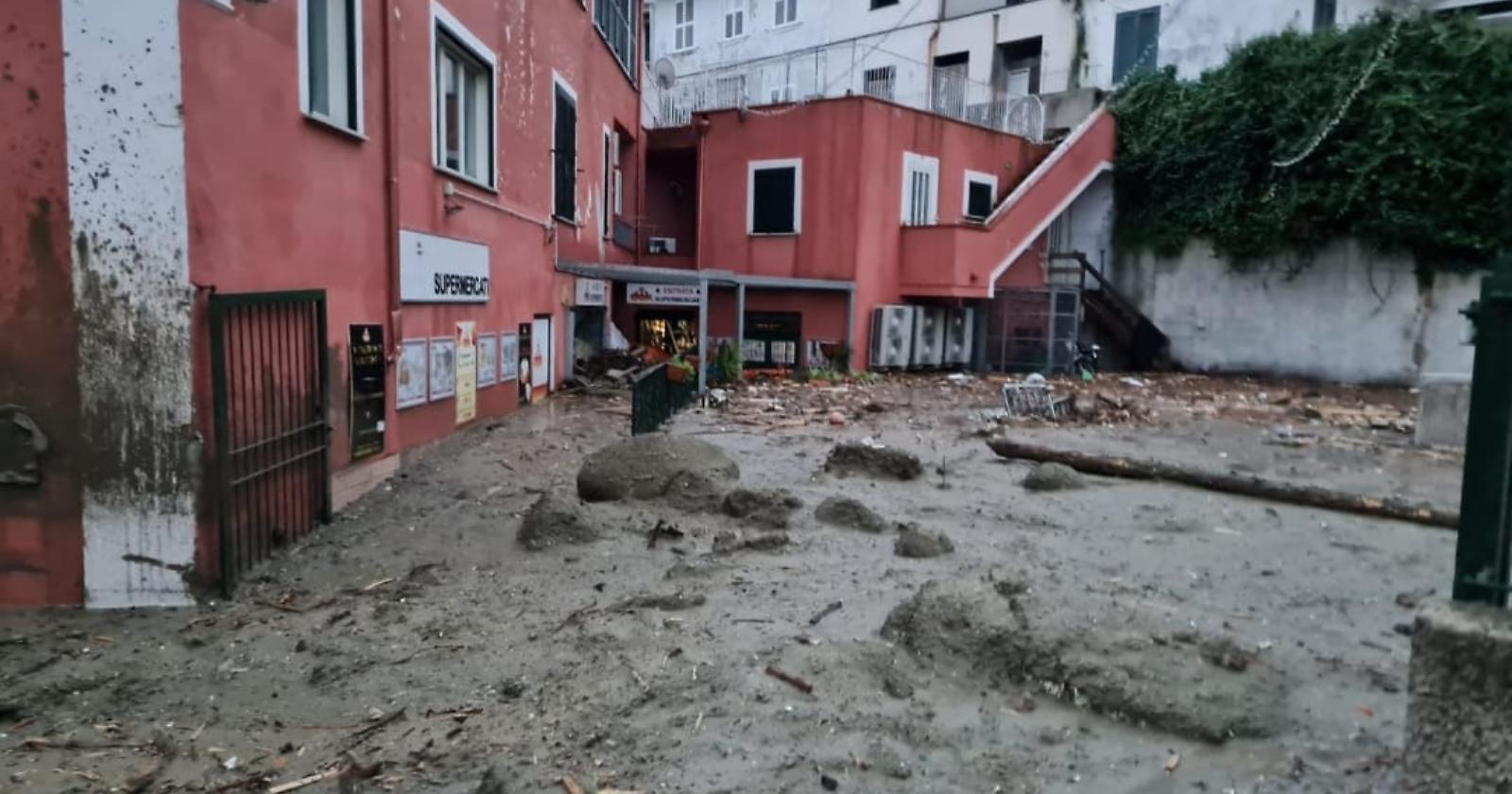 I sindaci italiani si stringono agli amministratori di Ischia e alle comunità, Decaro: "Il territorio è fragile"