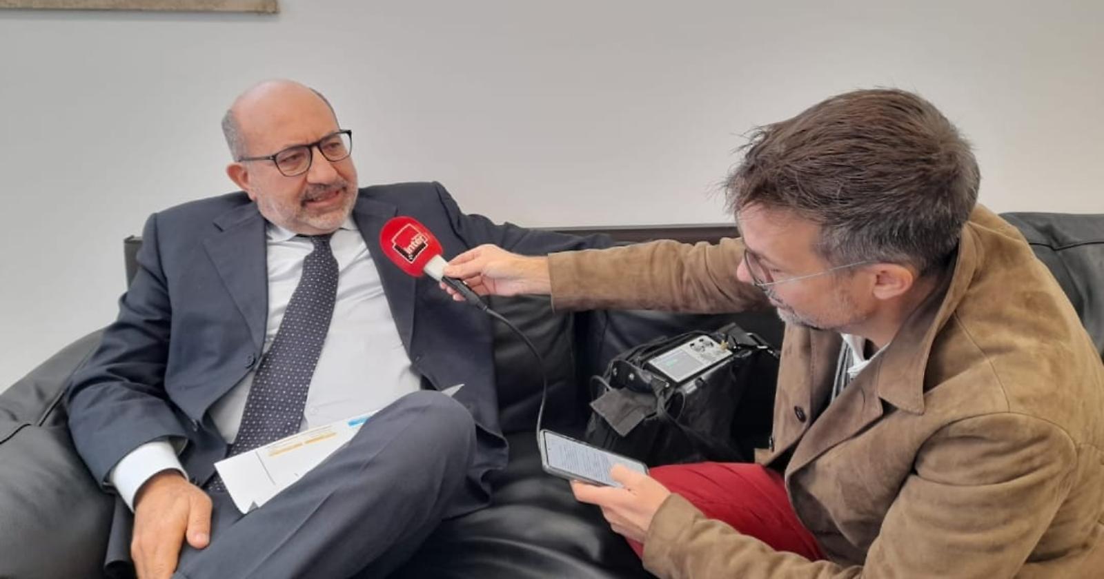 Le misure energetiche di Via Verrastro attirano Radio France: Latronico felice per il presente punta all'autosufficienza per il futuro 