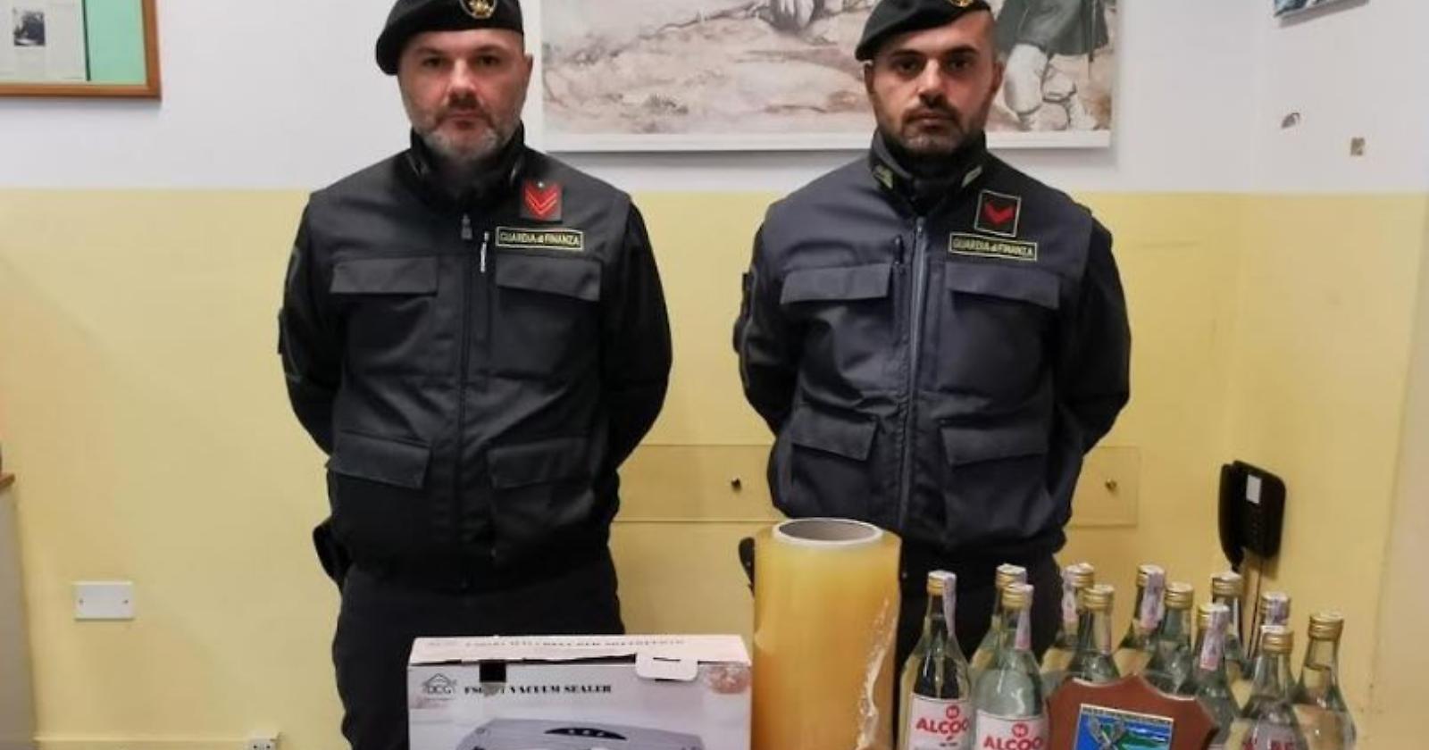 La GdF scopre un bazar della droga a San Nicandro Garganico 