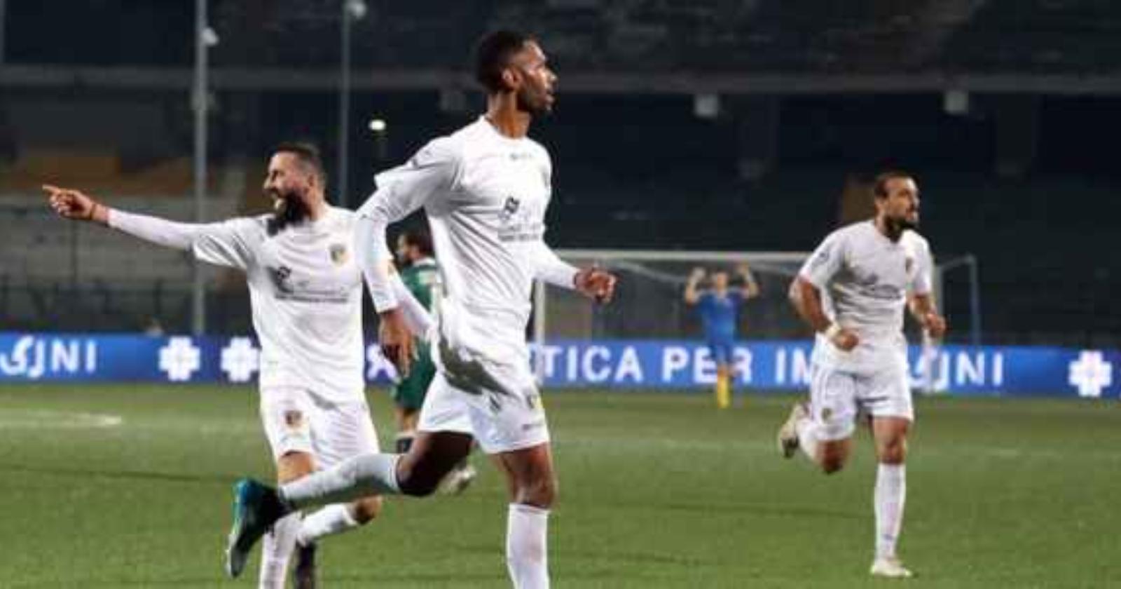 I rossoneri di Gallo abbassano la cresta e il Foggia si lascia beffare dal Giugliano