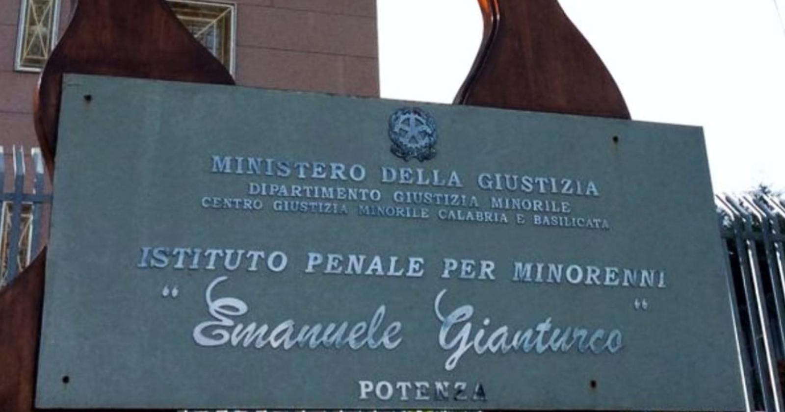 Una domenica di terrore: il carcere minorile di Potenza messo a ferro e fuoco. L'ira dell'Osapp