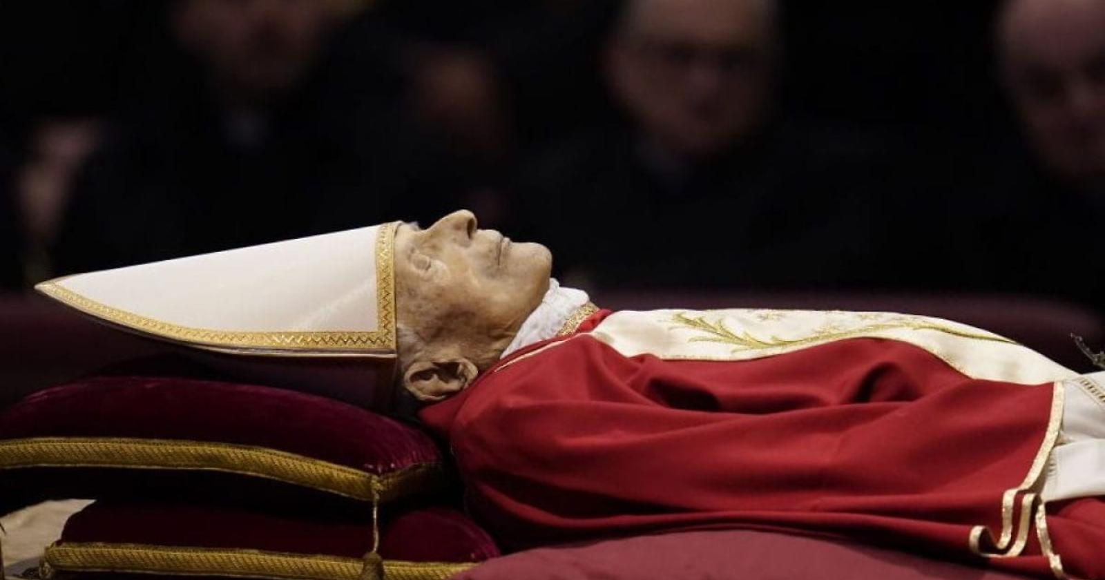 E' dell'Abruzzo l'esperto di tanatoprassi che ha consentito di imbalsamare provvisoriamente il corpo di Papa Benedetto XVI