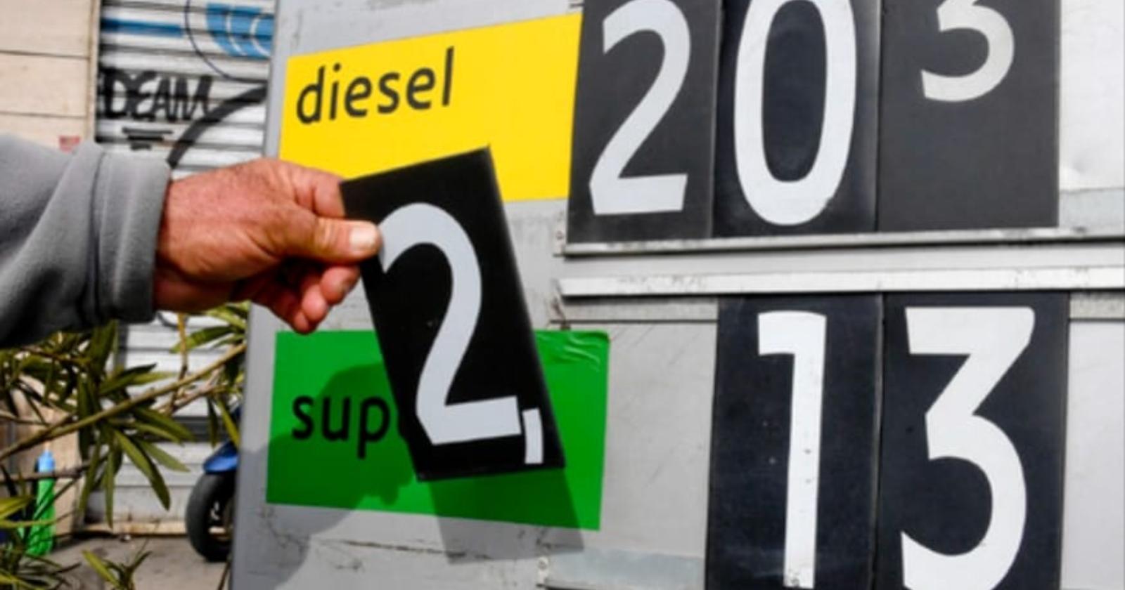 Il carburante aumenta e pagarne le spese e l'agroalimentare: aumenti record sugli scaffali 
