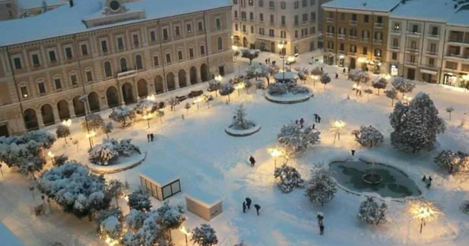 In Molise arriva la neve, chiudono le scuole: numero verde per i soccorsi a Campobasso