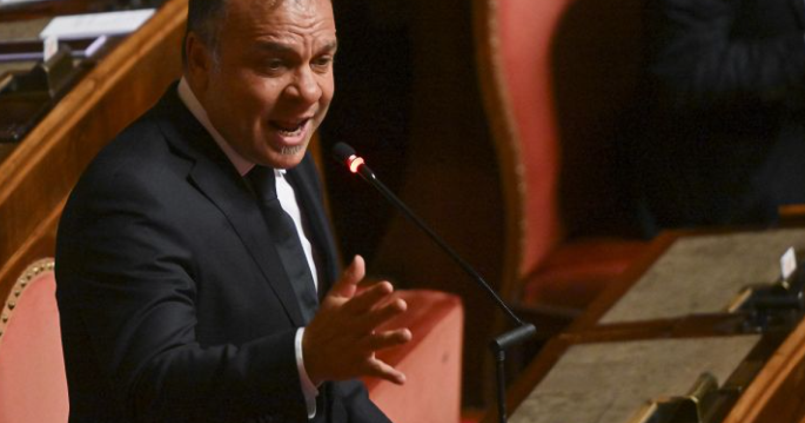 Il deputato lucano M5S Lomuti attacca Crosetto: "Meloni non trova soldi per tagliare le accise, ma l'ex lobbista d'armi vuole miliardi da investire in armamenti"