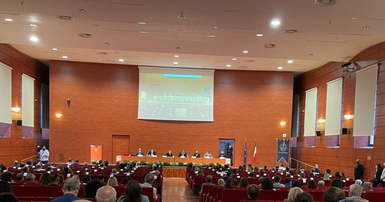 UniFg, una poltrona per otto
