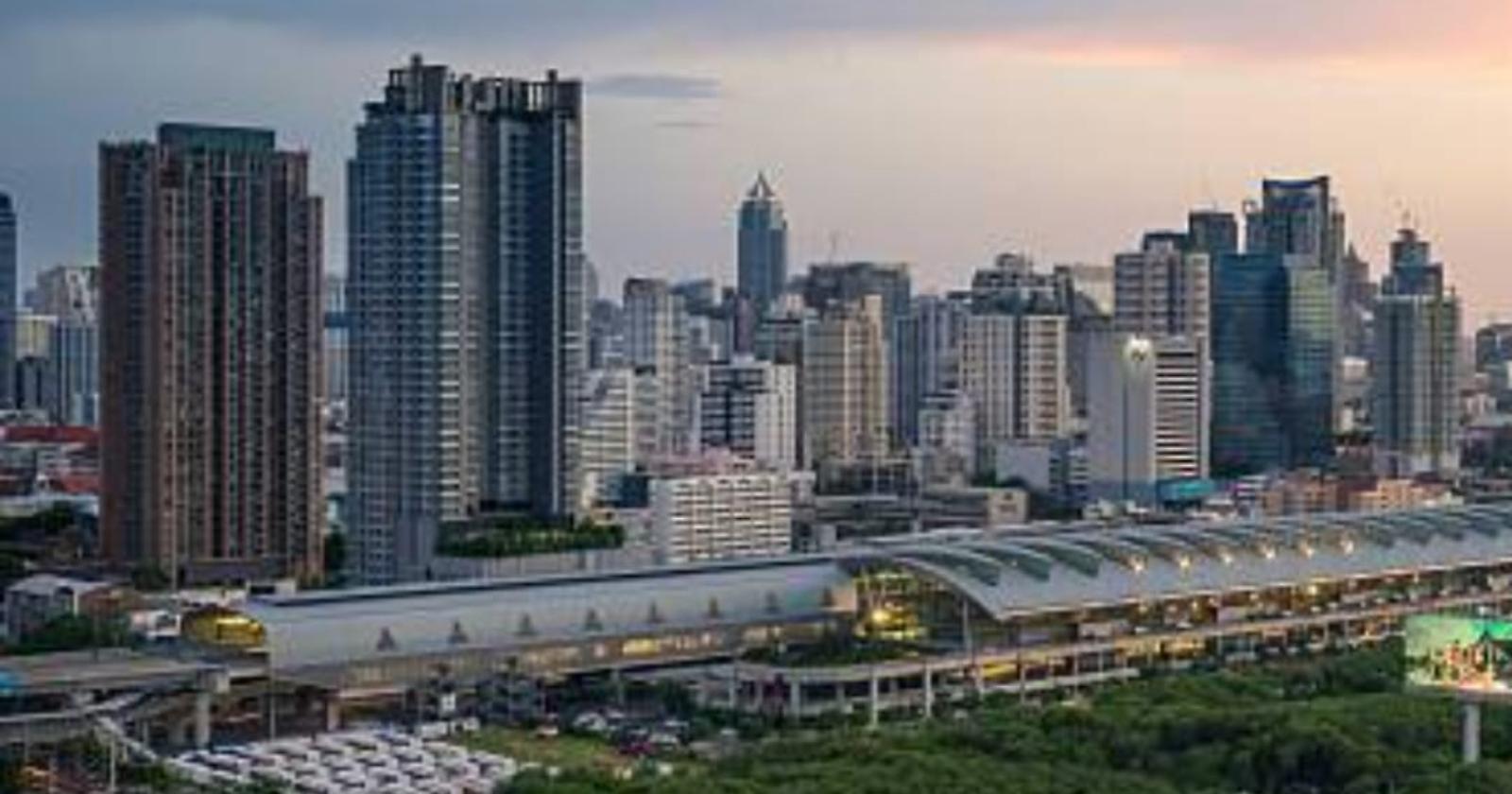 Cervelli in fuga, l'emigrazione italiana cambia destinazione: l'Asia è la nuova America