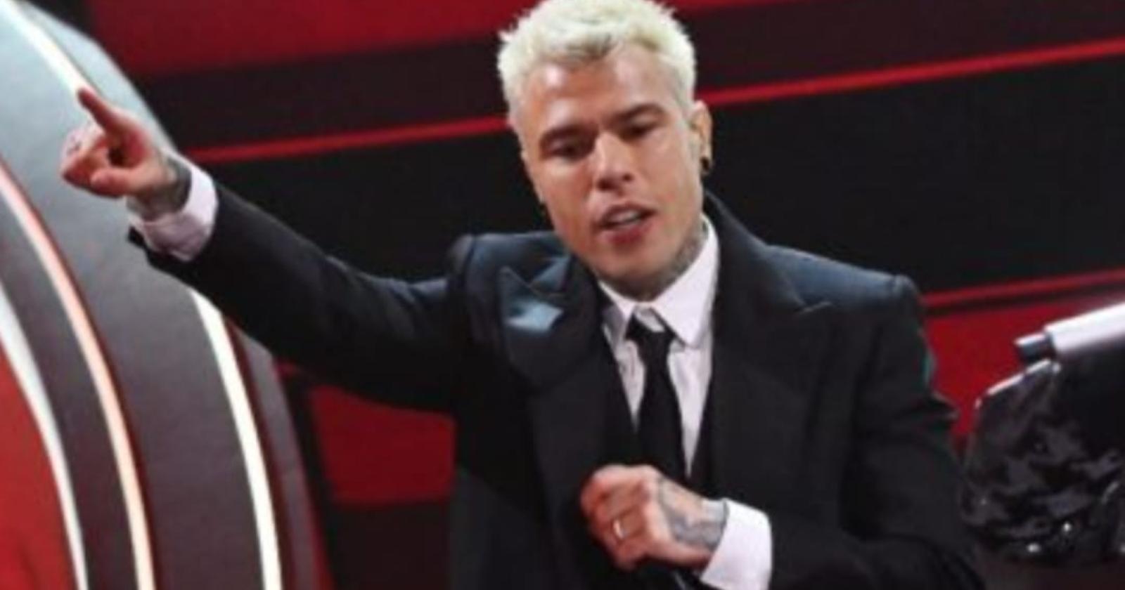 Sanremo o Festa dell'Unità? FdI attacca Fedez e i vertici Rai