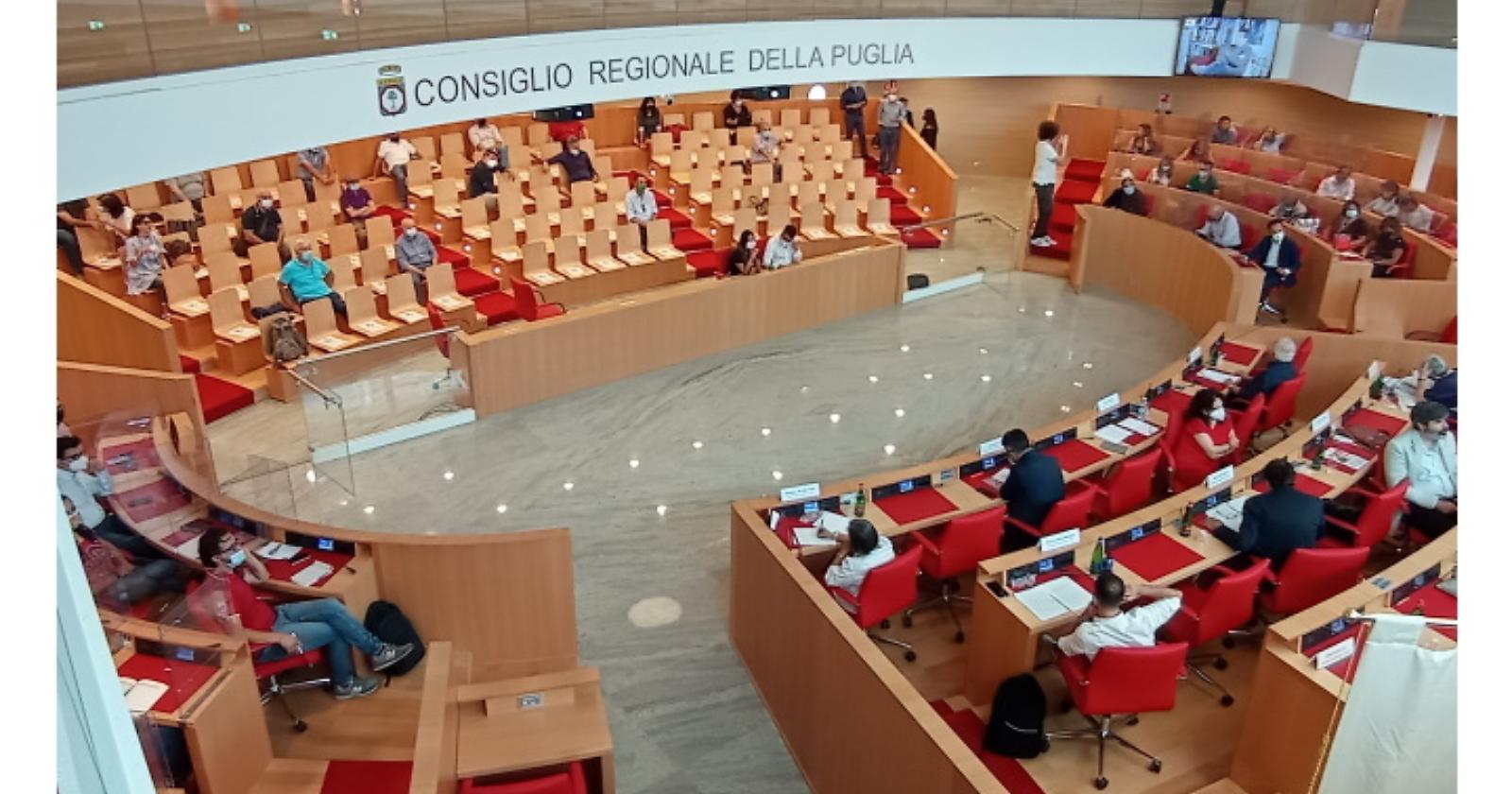 Elezioni in Puglia, sei ricorsi contro l'attribuzione dei 50 seggi in Consiglio regionale