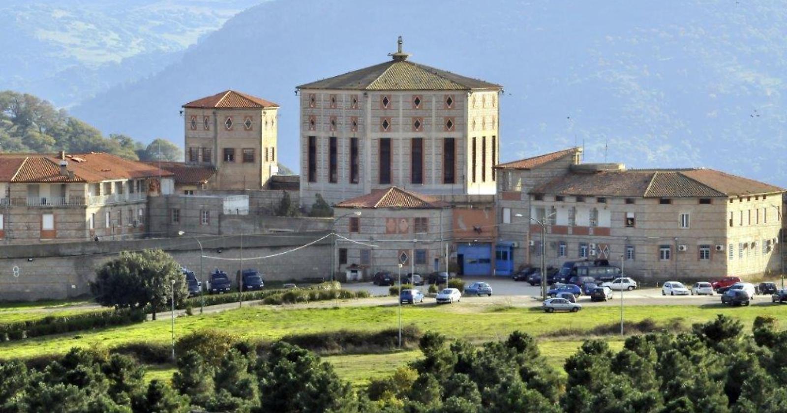 La fuga rocambolesca del boss della mafia garganica dal supercarcere della Sardegna vegliato dal gentil sesso