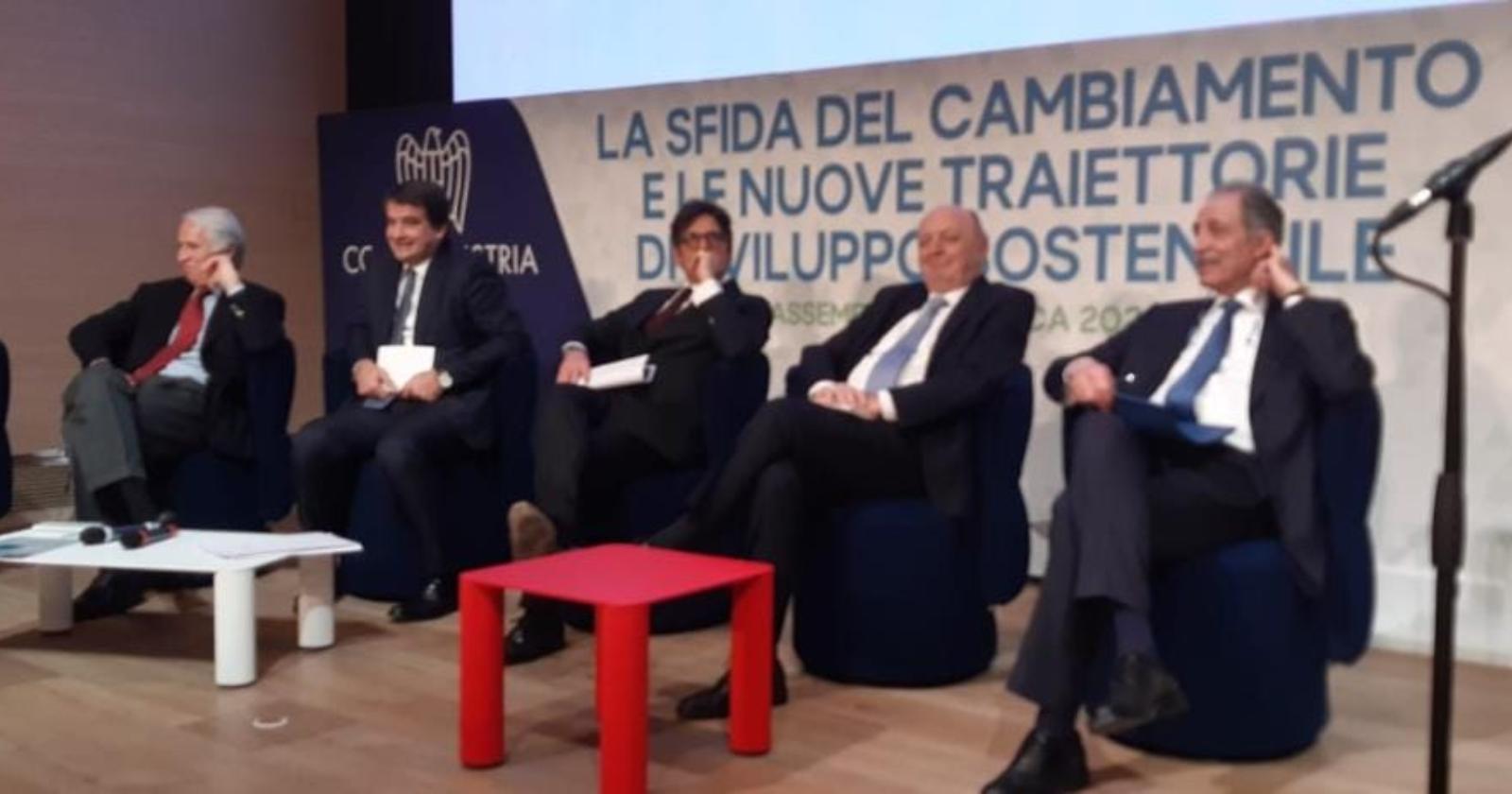 Stop auto benzina e diesel, da Matera i ministri Urso e Fratin tirano dritto: accompagnare alla transizione