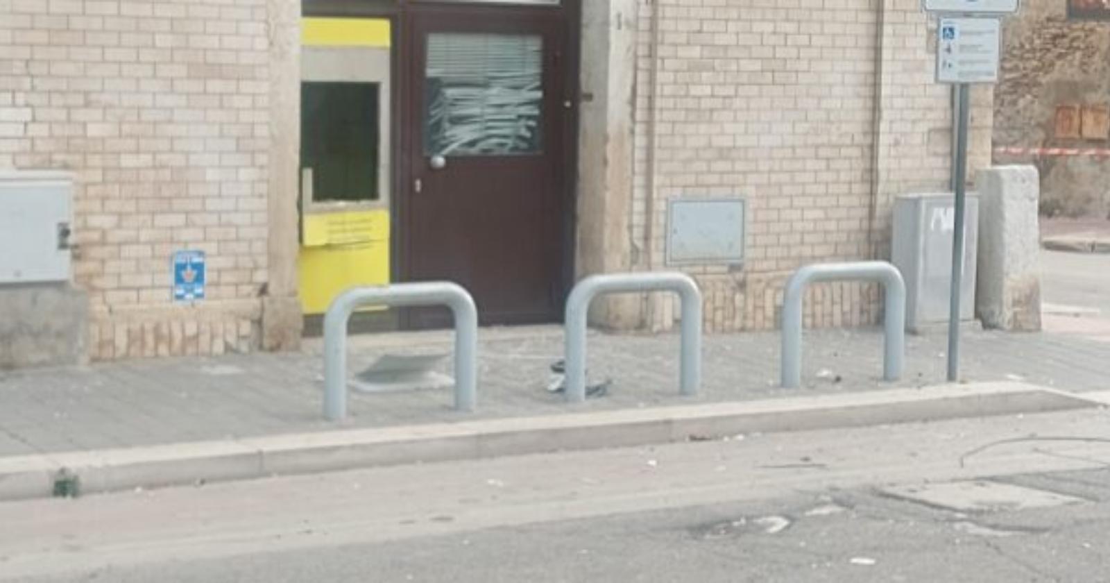 Assalto al bancomat delle Poste di Stornara: 20mila euro il bottino