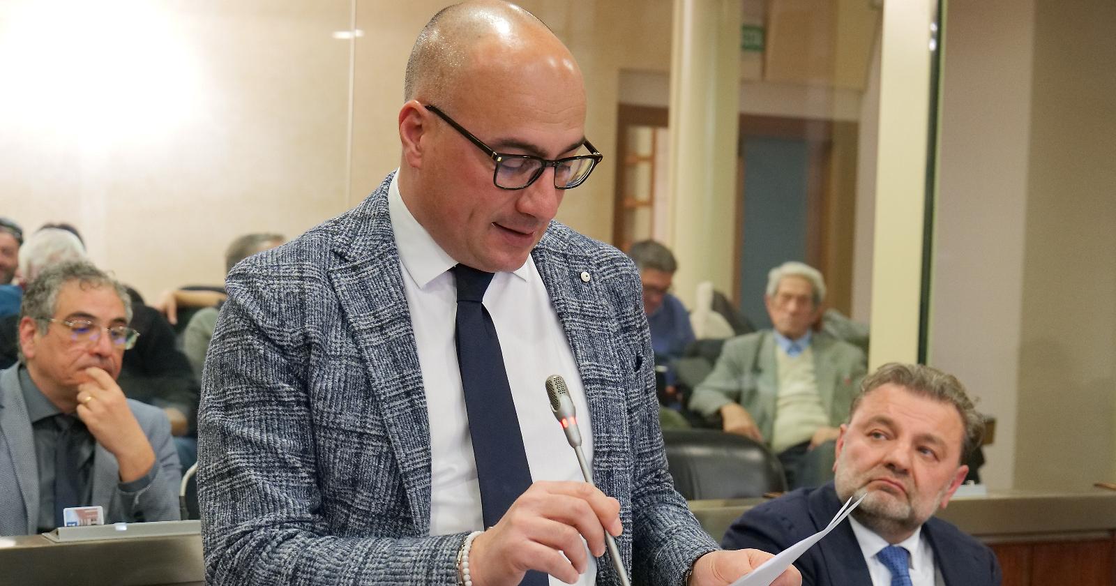 Urso firma il decreto per riconoscere l'area di crisi complessa per Melfi, Coviello (FdI): «Stanziati subito 20 milioni, dal governo Meloni azioni concrete»