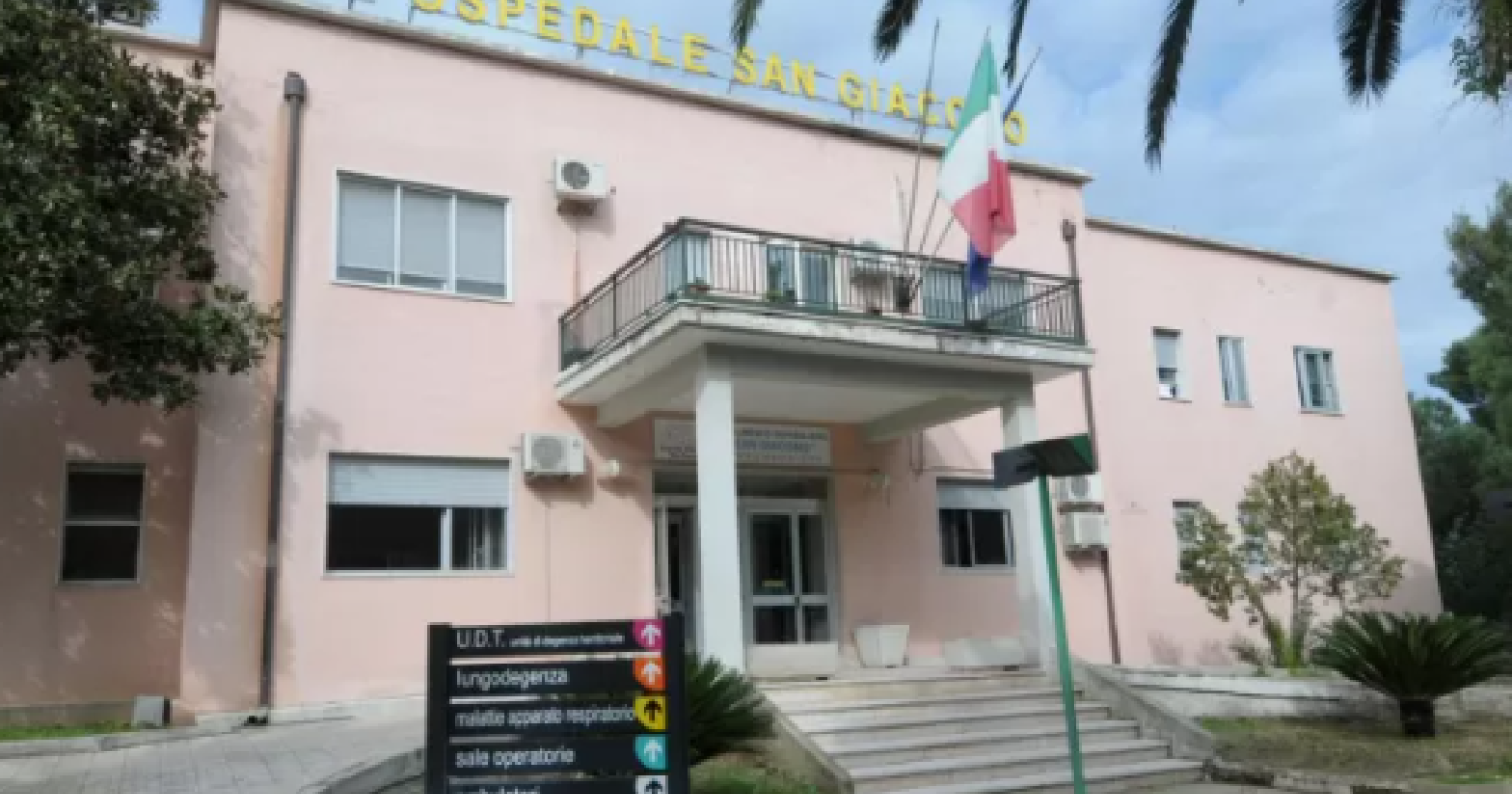 Morte sospetta dei 16 ricoverati a Torremaggiore, l'avvocato dell'infermiere indagato per omicidio: "Completamente estraneo ai fatti"