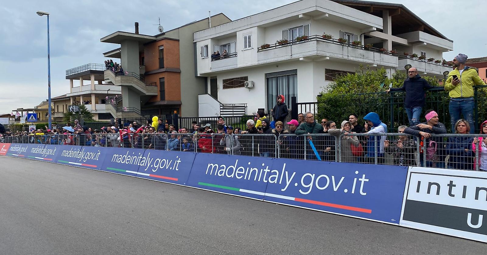 Michael Matthews si è aggiudicato la terza tappa del Giro d'Italia, la Vasto-Melfi di 216 km
