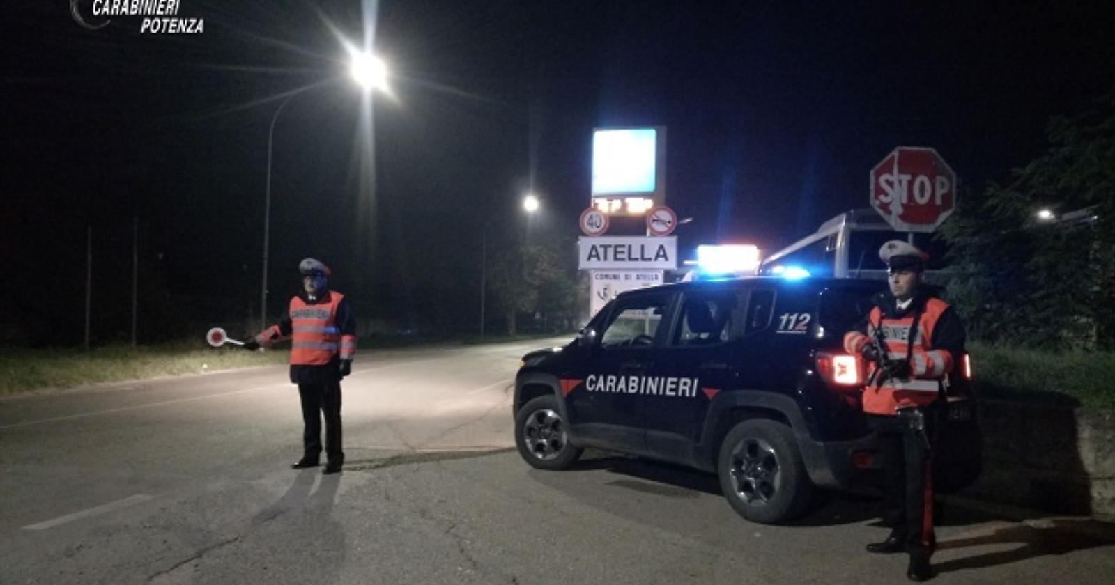 Inseguimento dei Carabinieri ad Atella: intercettare e recuperata un’autovettura rubata 