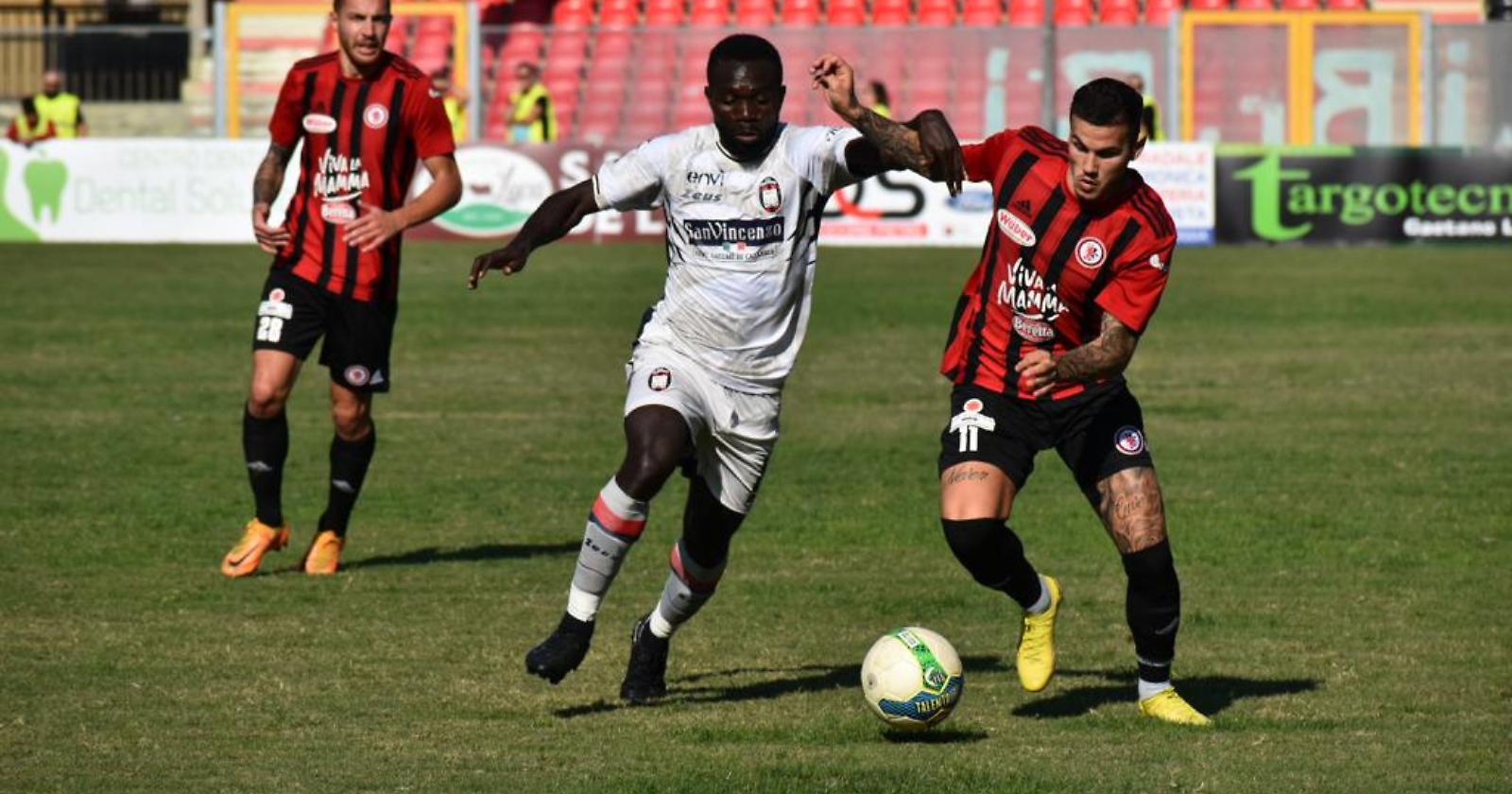 Rimonta non facile del Crotone contro il Foggia, il primo avversario da battere è la statistica: nei 4 incontri stagionali precedenti non è mai riuscito a prevalere sui rossoneri