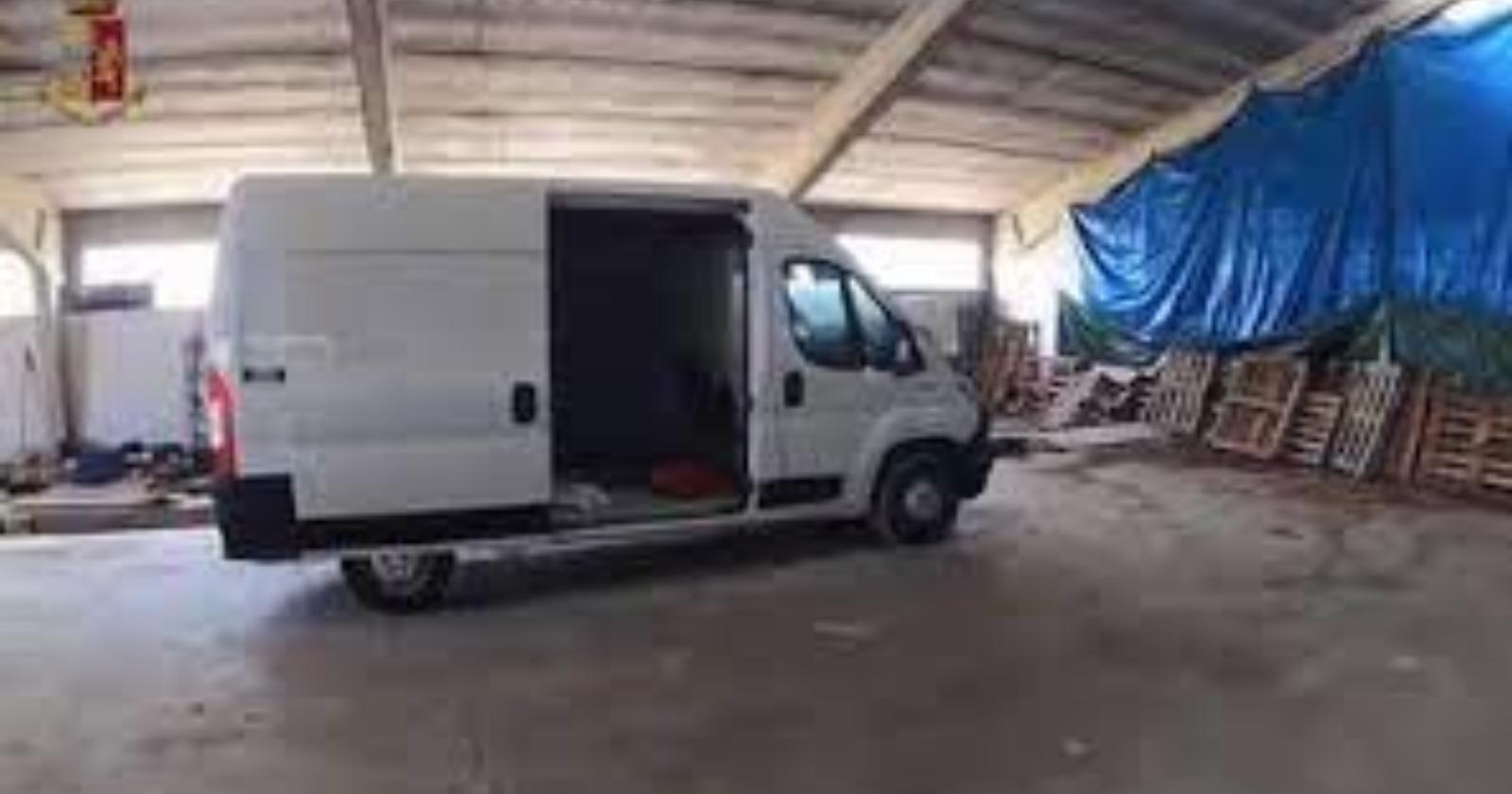 La Polizia di Bologna arresta tre trentenni, due di Cerignola e uno di San Giovanni Rotondo, che stavano per rapinare un portavalori con 100mila euro