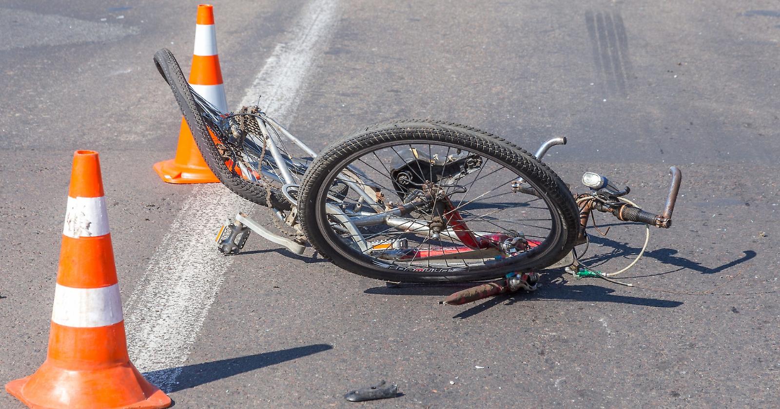Pignola, bici contro moto: un morto
