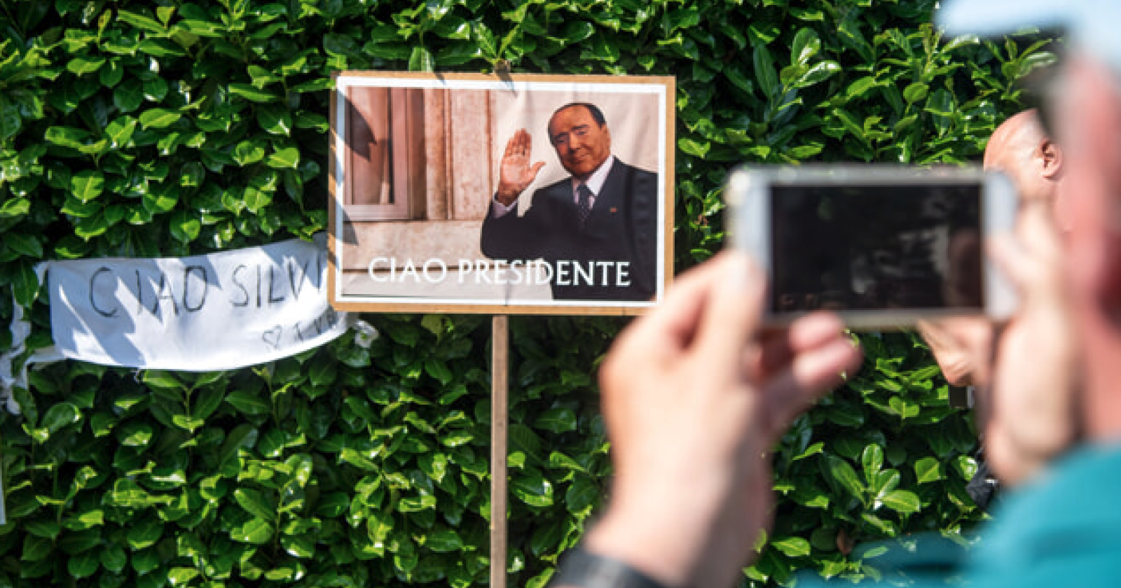 Domani maxischermo al Grande Albergo di Potenza per funerali di Berlusconi