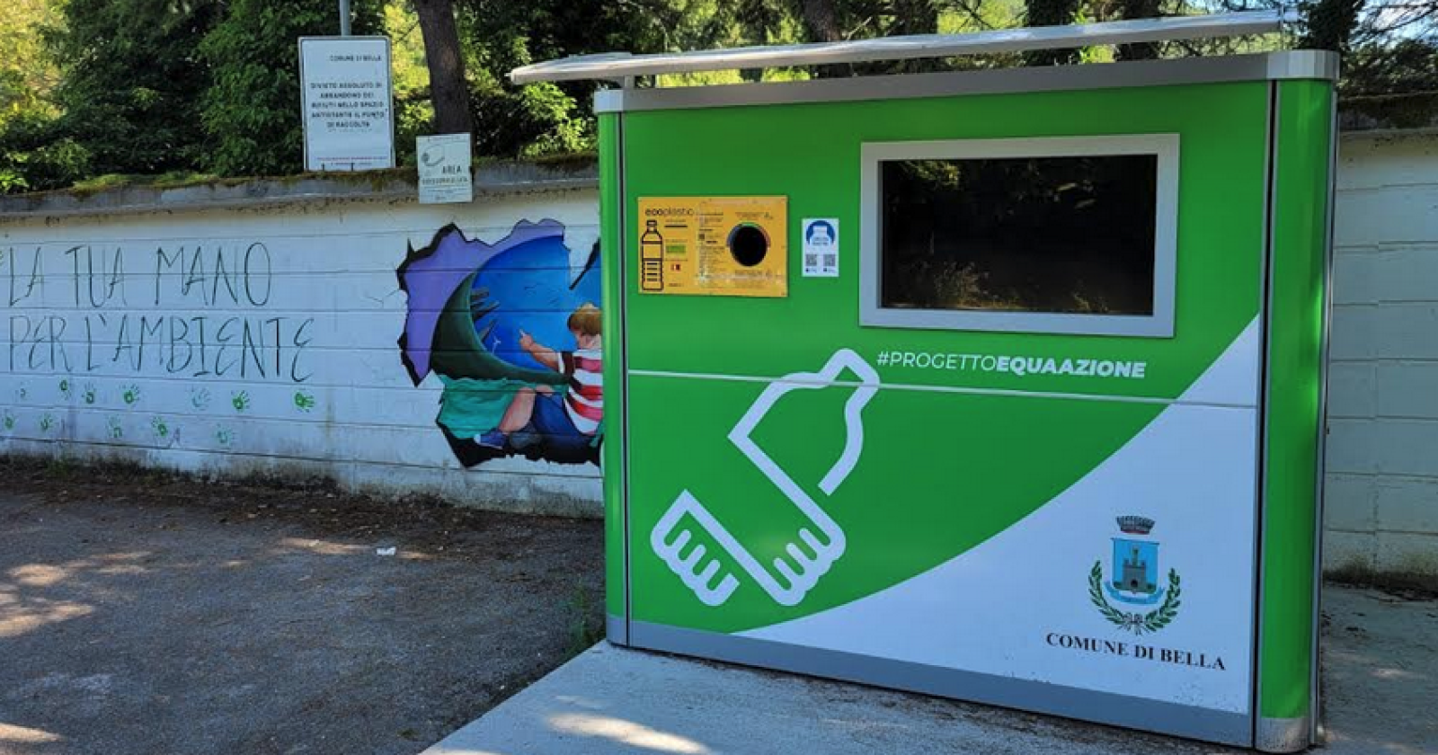 Bella ha il suo compattatore mangiaplastica e registra anche un bilancio positivo per la Casetta dell'acqua
