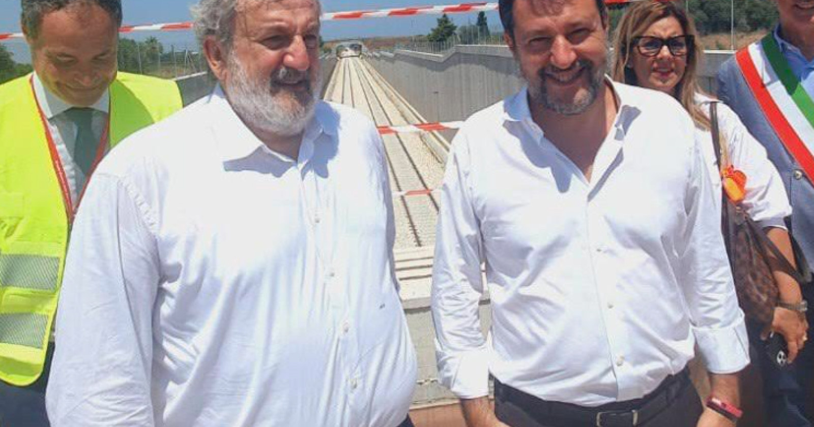 Pur di attaccare Fitto, Emiliano coccola Salvini