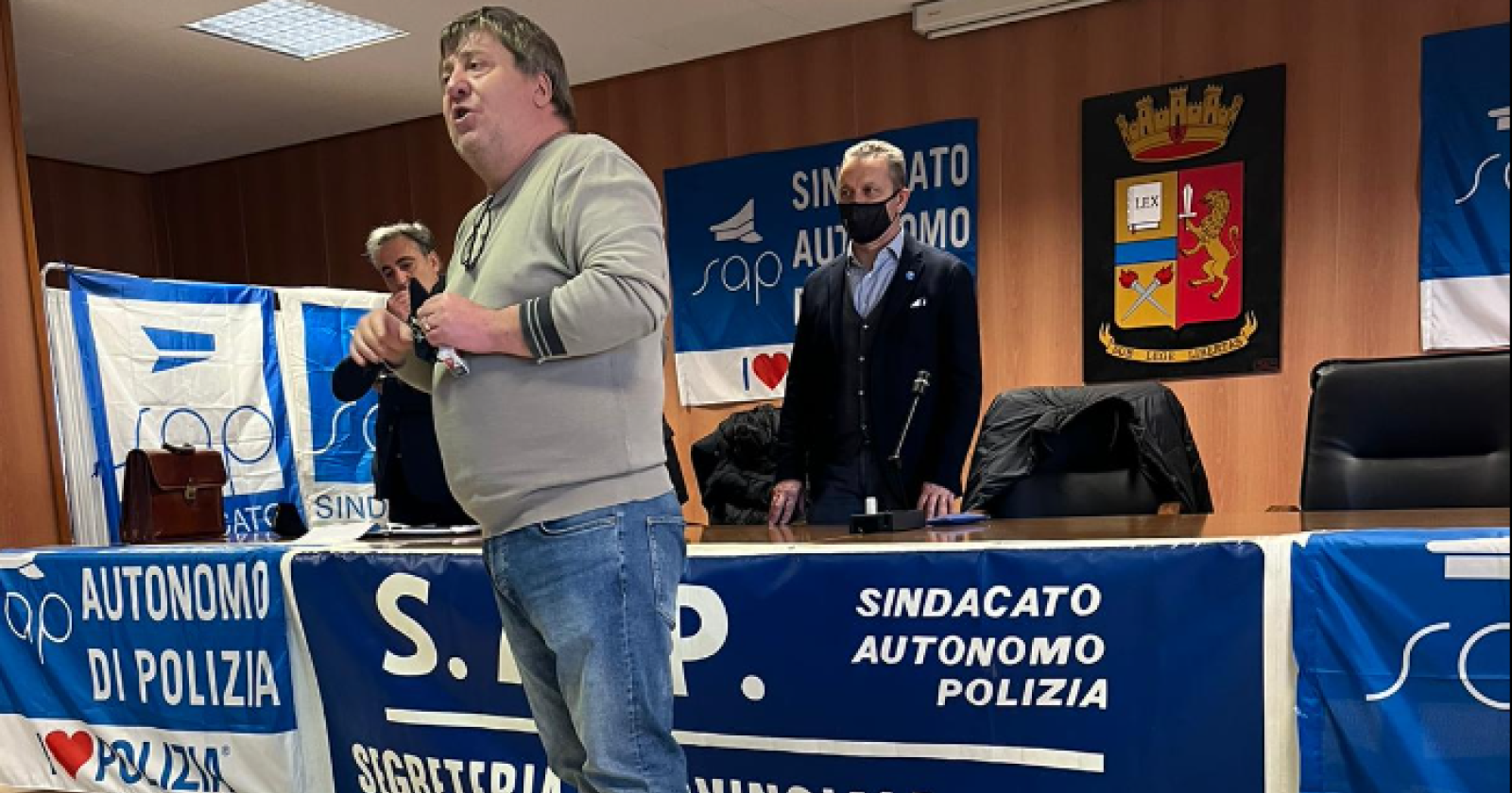 Lo Stato vuole fare la guerra alla criminalità di Foggia senza esercito, Vigilante: "E i poliziotti che ci sono vengono pure trasferiti"