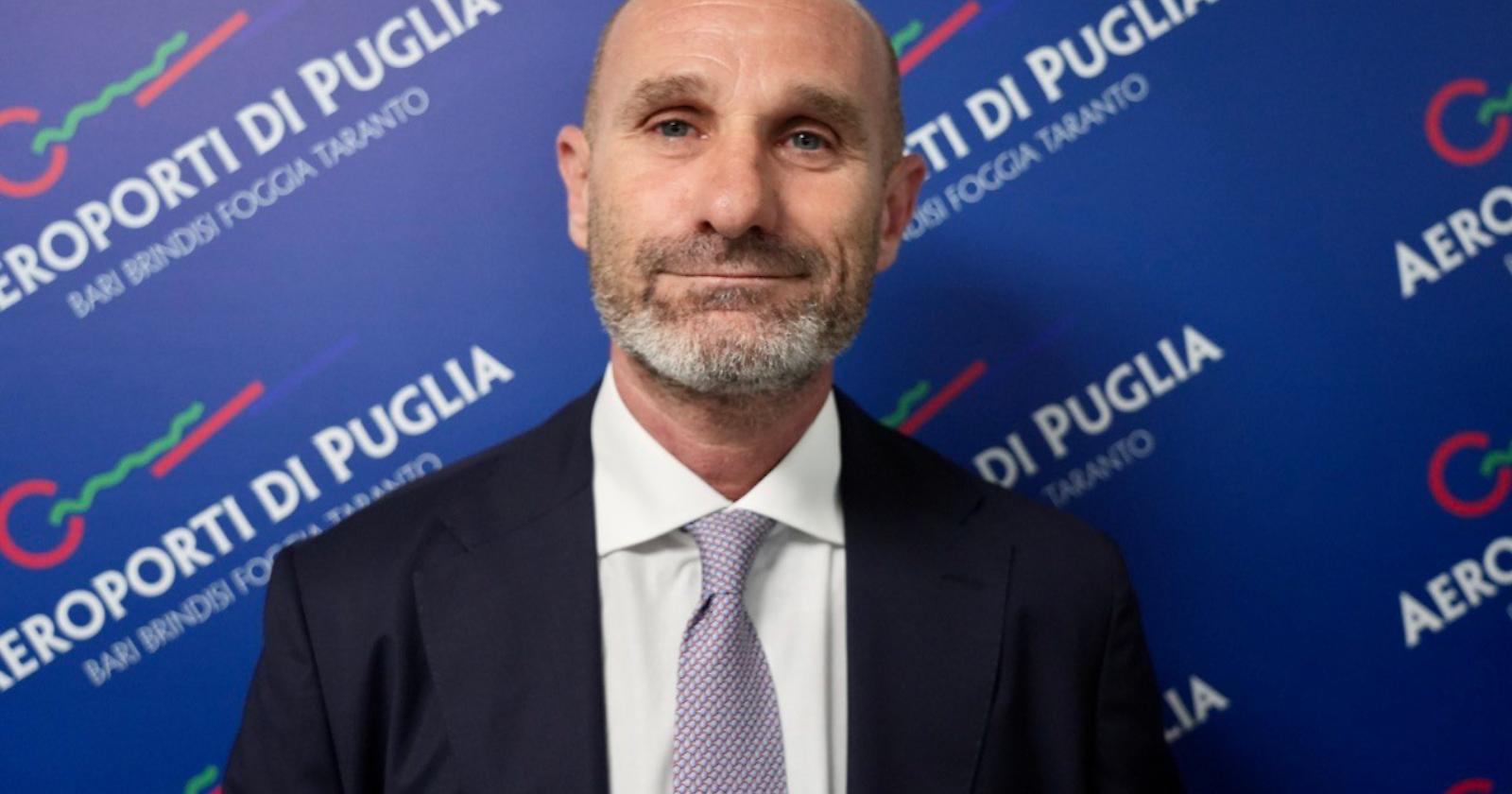 Vasile la fa fuori dal vasino e cambia nome allo scalo aereo di Foggia: mo si chiama "Aeroporto del Gargano"