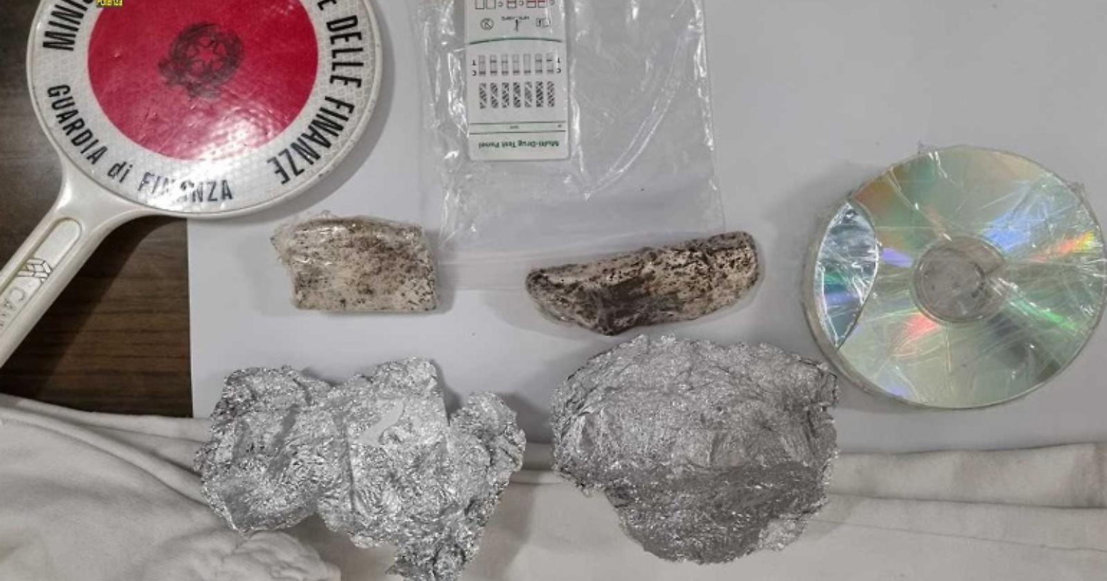 Un pacco proveniente dalla Spagna con 71 grammi di cocaina: un arresto a Potenza