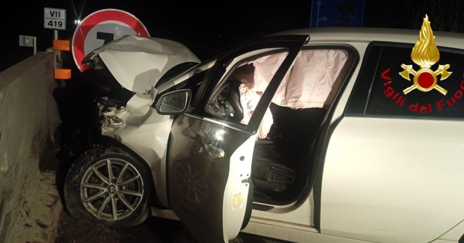 Incidente sulla statale 106 in zona Trisaia di Rotondella: gravi le condizioni di un giovane di Tursi