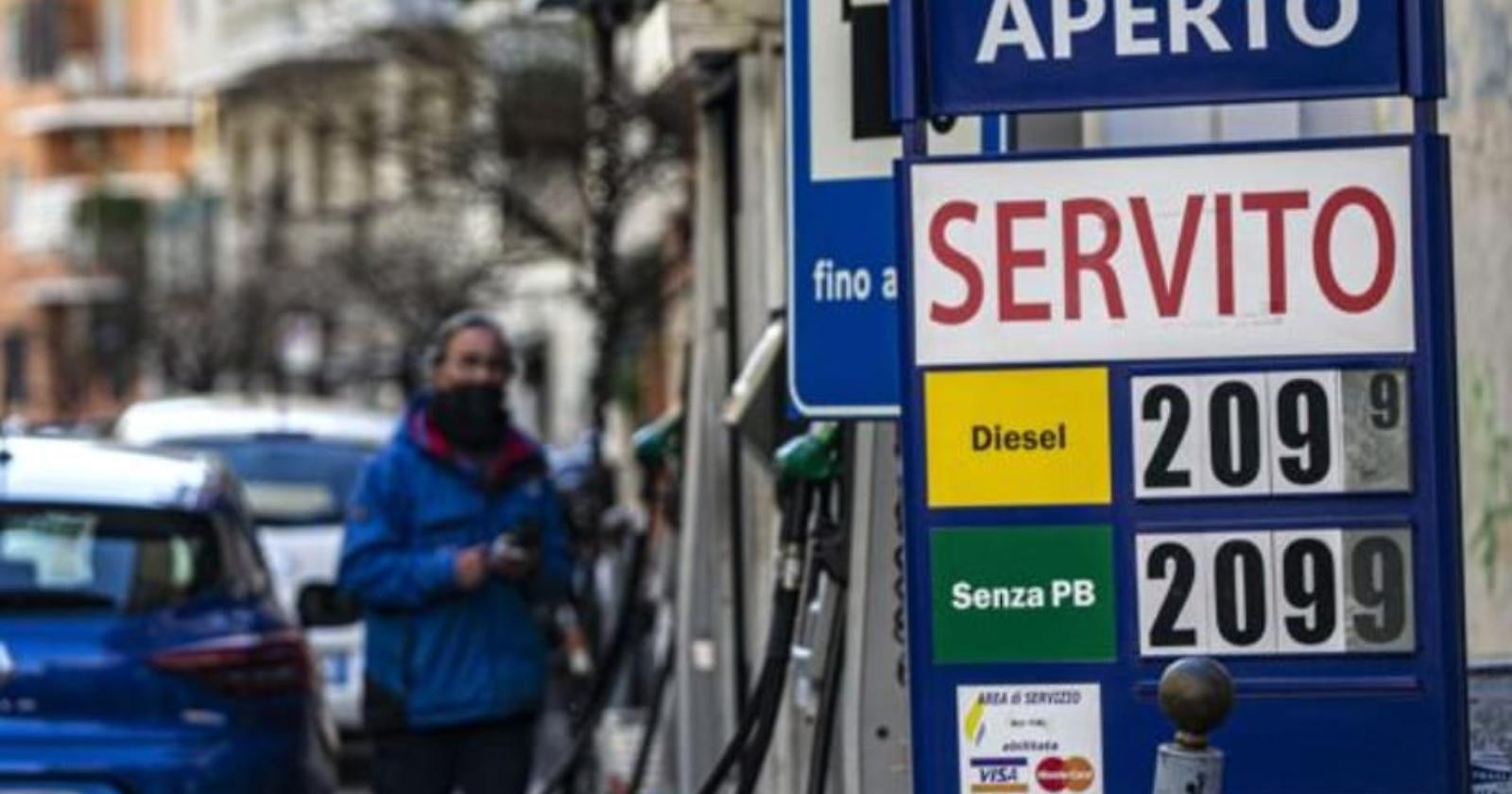 Dalla guerra in Etiopia al sisma in Basilicata e Irpinia: le accise sui carburanti come l’indice di un libro di storia