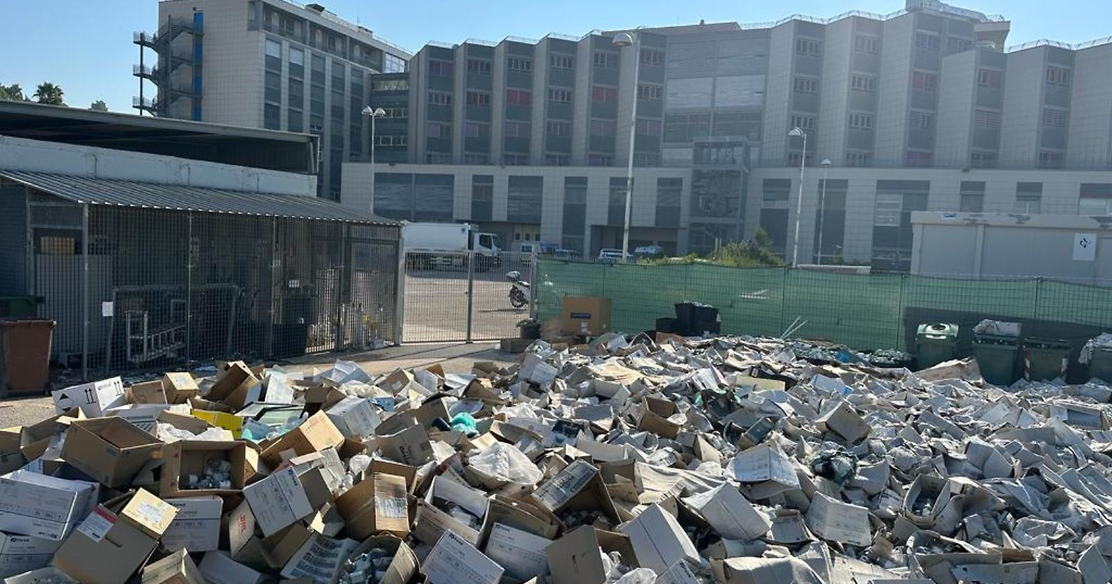 Discarica a cielo aperto all’ospedale Madonna delle Grazie di Matera