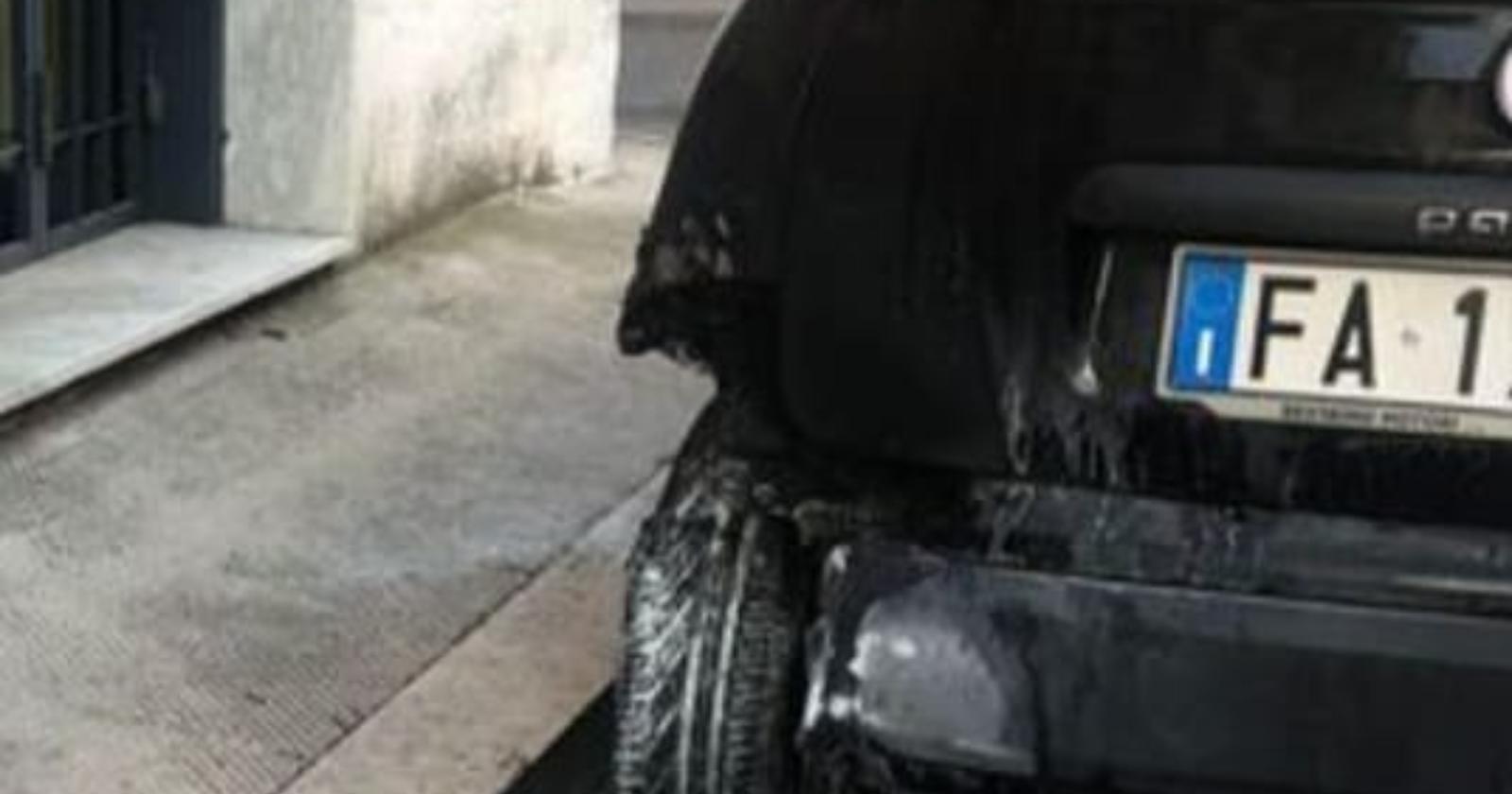 A Venosa ignoti provano a bruciare l'auto della sindaca Marianna Iovanni, solidarietà unanime della politica lucana 