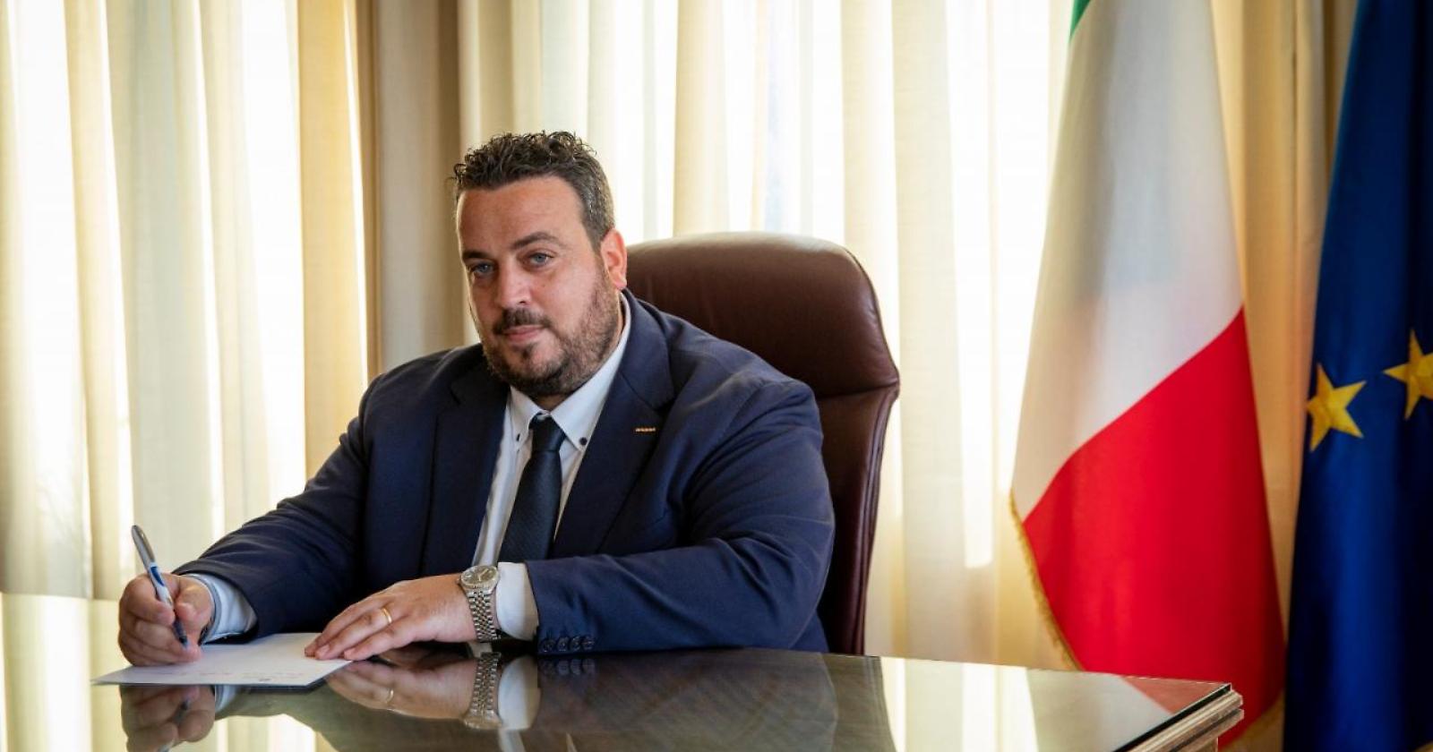 Traballa il tavolo di centrosinistra per le comunali a Bari, M5S a Emiliano: "Incomprensibili i tuoi toni"
