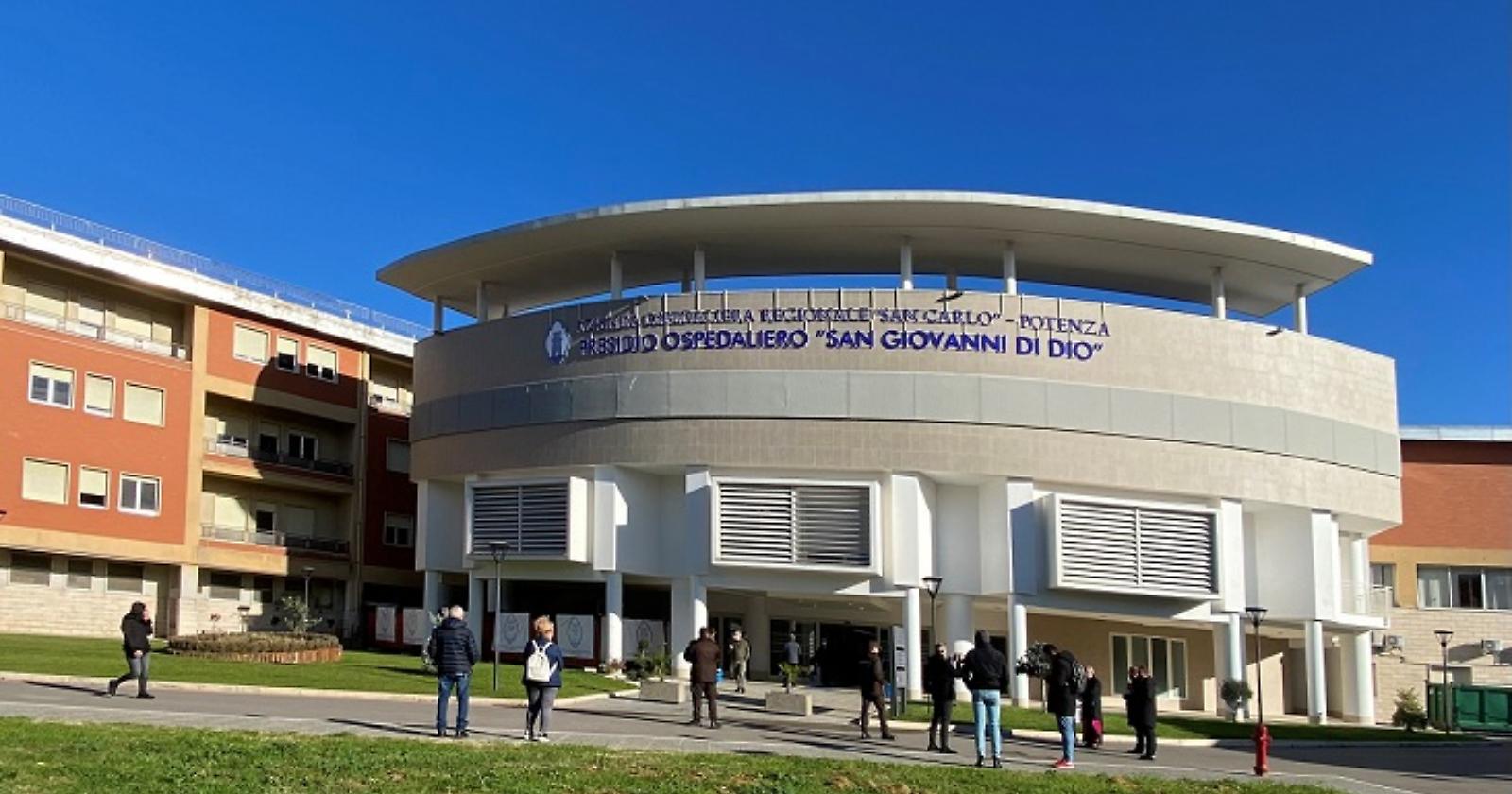  Ospedale di Melfi, Fisascat e Uiltucs in pressing per scongiurare il trasferimento degli addetti al servizio mensa 