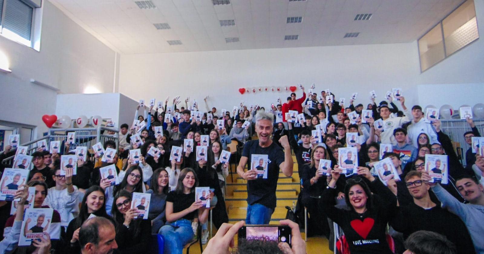 A lezione di Fisica, e non solo con Vincenzo Schettini