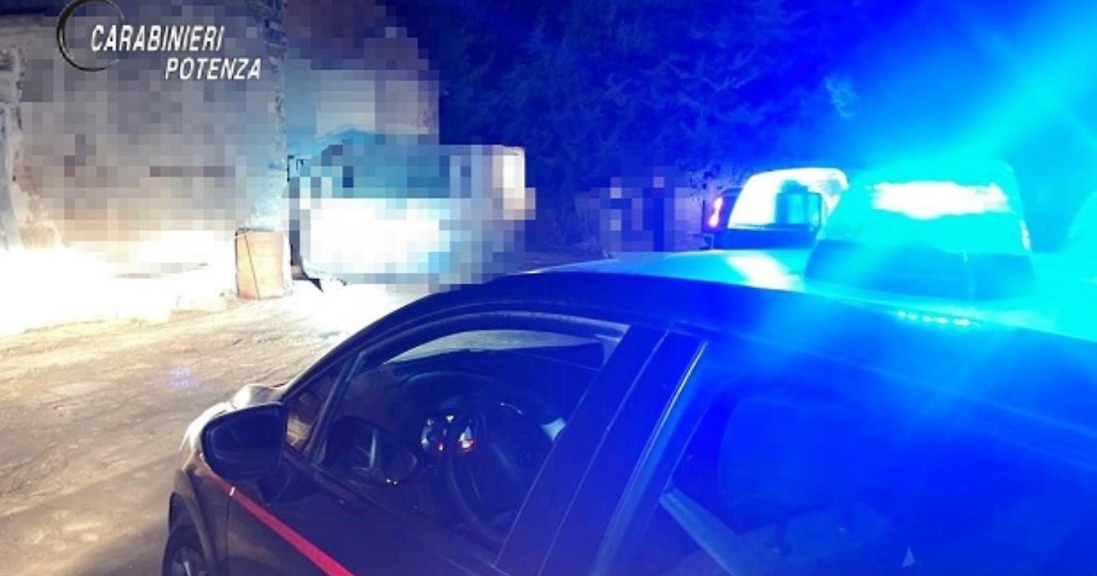 Appostamenti, pedinamenti, offese all'ex moglie: arrestato in flagranza di reato un 61enne della provincia di Matera