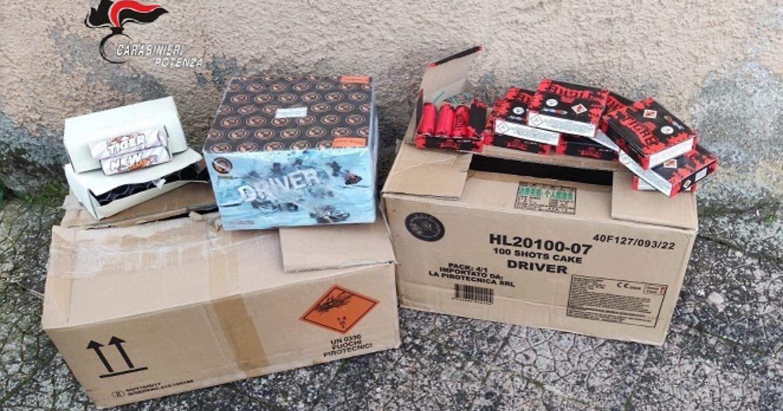 Controlli per le festività natalizie: ad Atella sequestrati fuochi pirotecnici, denunciato un 50enne di San Fele