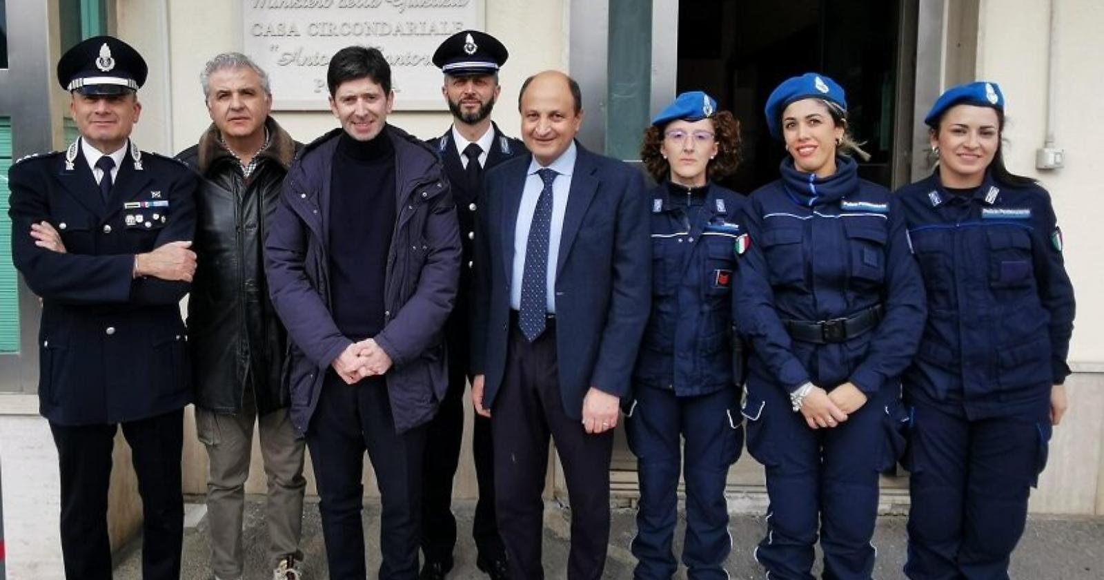 L'ex ministro Speranza conclude il 2023 visitando il carcere di Potenza