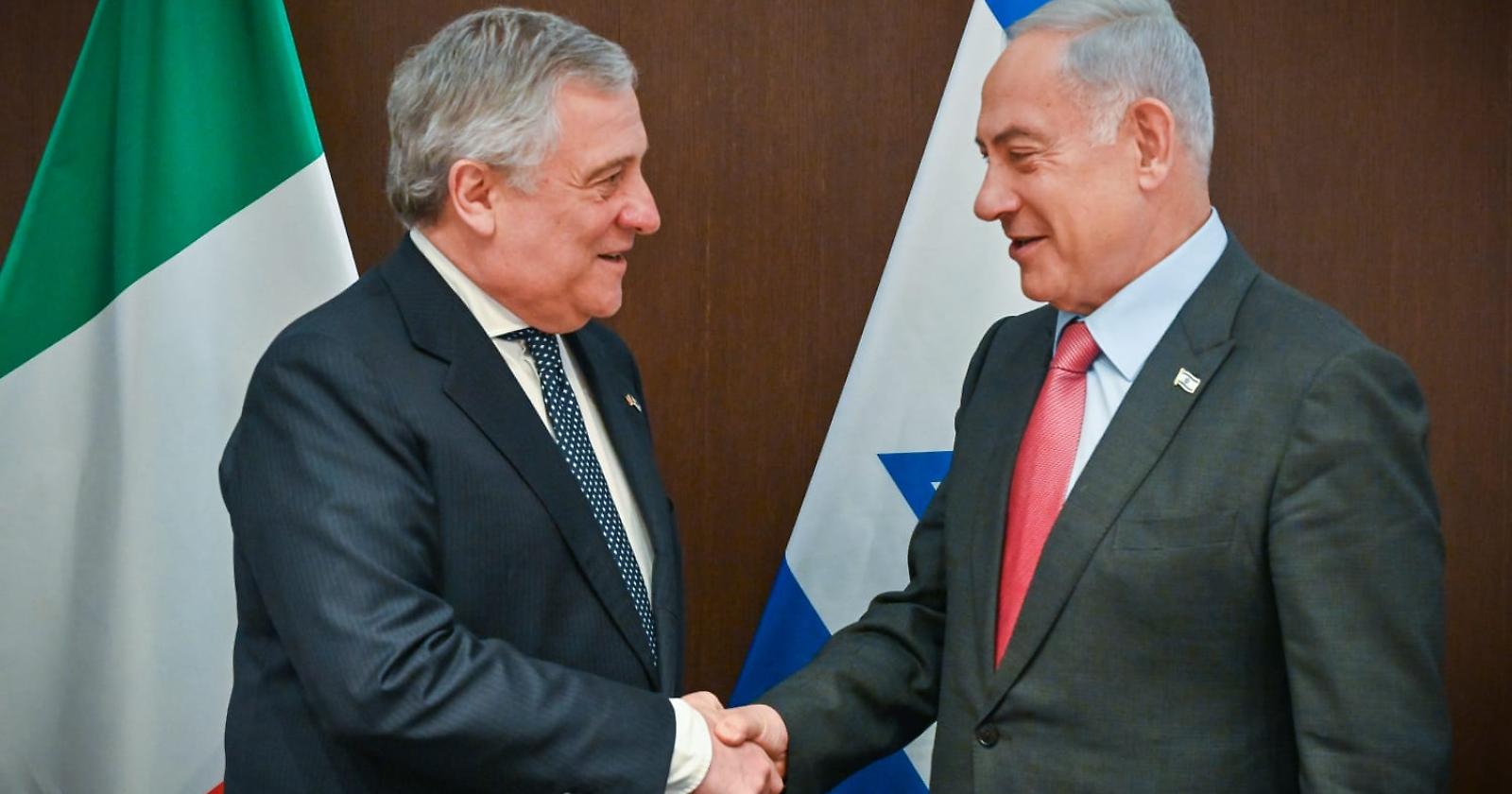 23.357 persone uccise a Gaza, tra cui 10mila bambini, ma per Tajani non è genocidio. A Foggia sfila la protesta