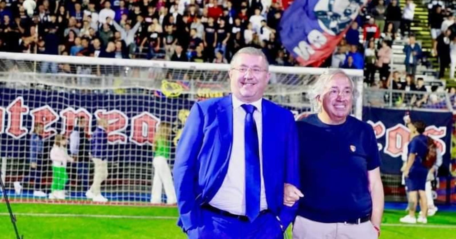 Sponsorizzazioni … a macchia d'olio: ira dei tifosi rossoblù
