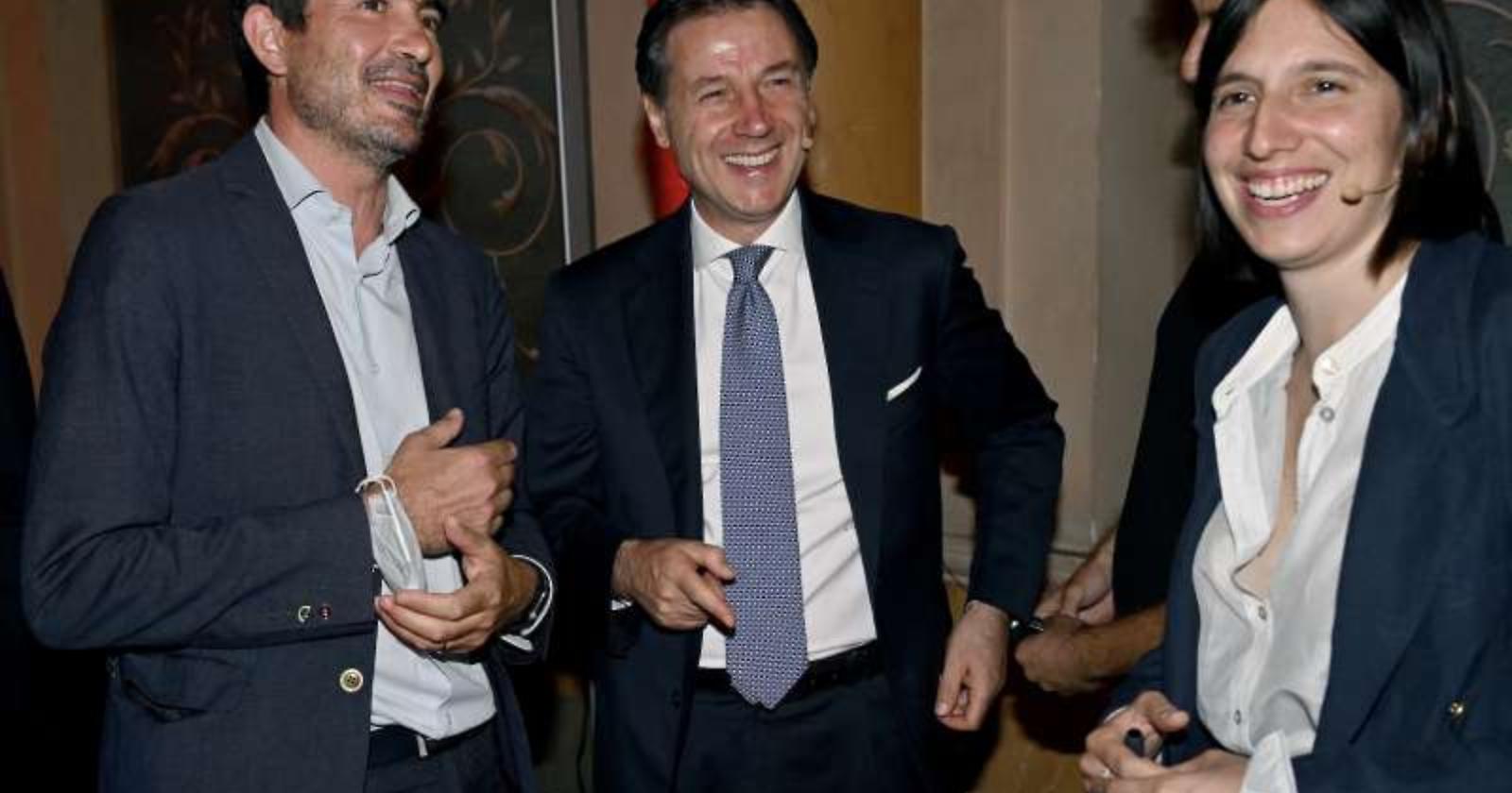 Fratoianni a Bari mette il dito nella piaga dell'opposizione divisa: «Non c'è un tavolo e non ci sono neppure le sedie»