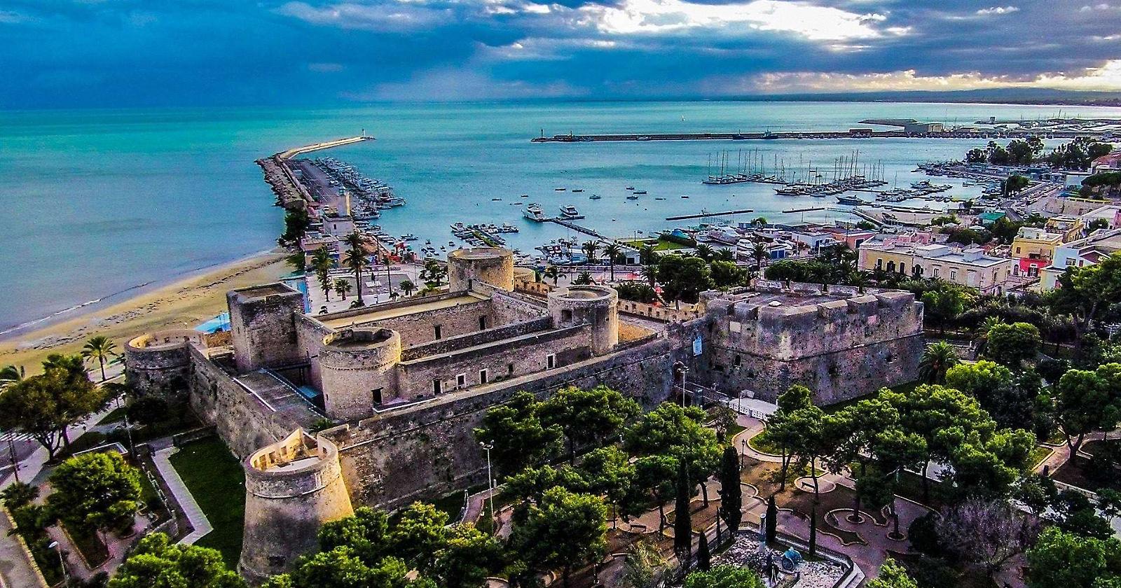 Manfredonia, tra speranza e sfiducia: il grido di allarme di Furore e l'invito alla resilienza del vescovo Moscone