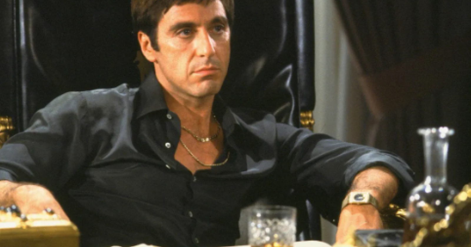 «Il saluto per tutti, il rispetto per pochi, il cuore per uno, i piedi in testa da nessuno»: torna Scarface  di Brian De Palma, originario di Alberona