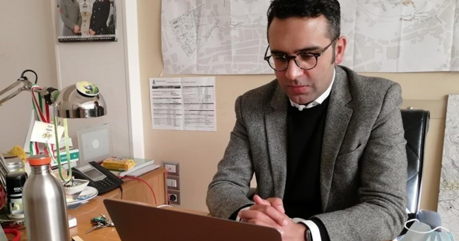 Il Sindaco, la Vigilessa e la Ritorsione: Indagini a Ginosa