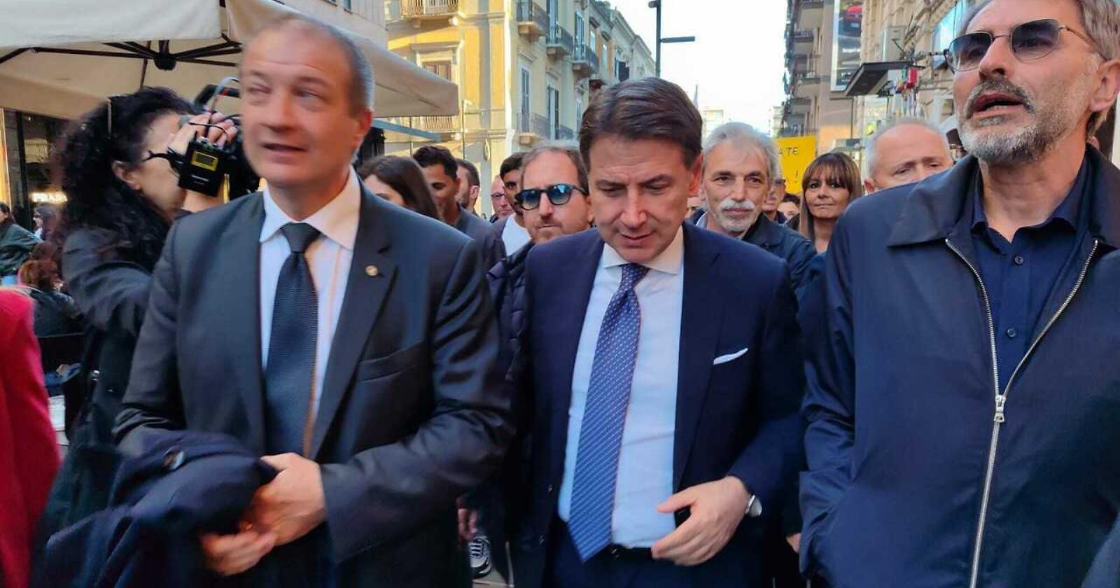M5S Rinuncia alle Primarie di Bari: Conte, Nonostante Tutto, Appoggia Laforgia