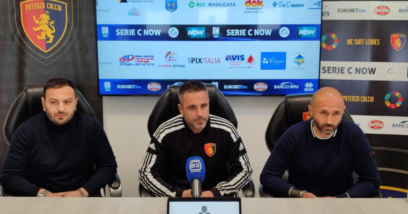 Il Potenza Calcio cambia rotta: esonerati Marchionni e Varrà
