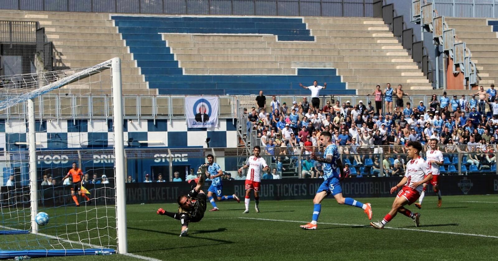 Il Bari sprofonda: Como-Bari 2-1, i Galletti in zona play-out