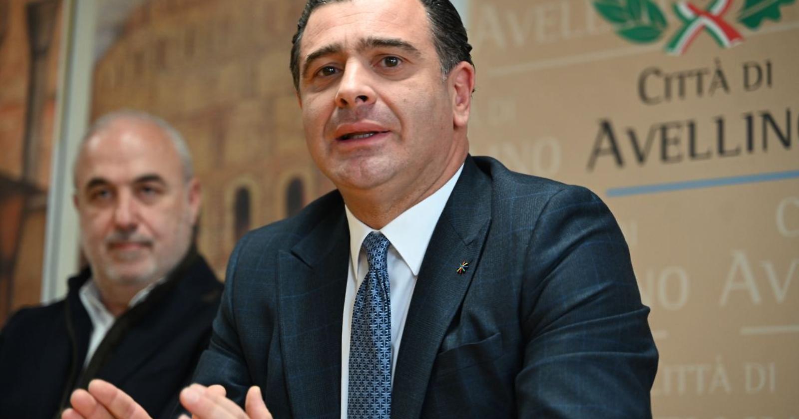 Chi è Gianluca Festa, l'ex sindaco Pd di Avellino arrestato per corruzione, amante del basket