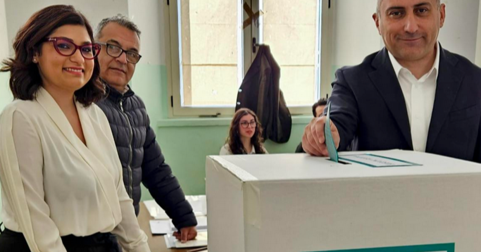 Marrrese al seggio: «Il cambiamento inizia da noi»